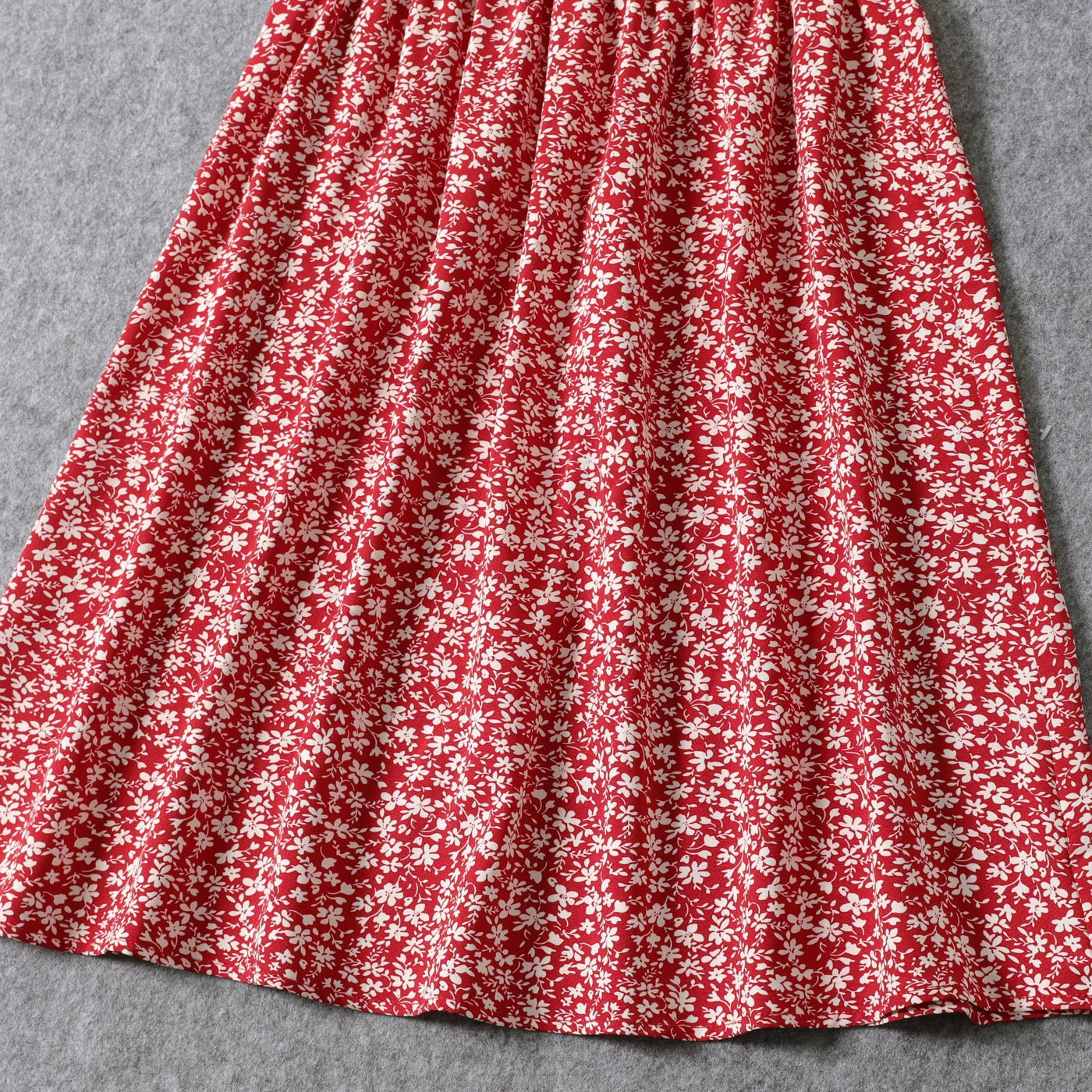 PatPat All Over Red Floral Print Off Shoulder Short-sleeve Shirred Dress for Mom and Me
