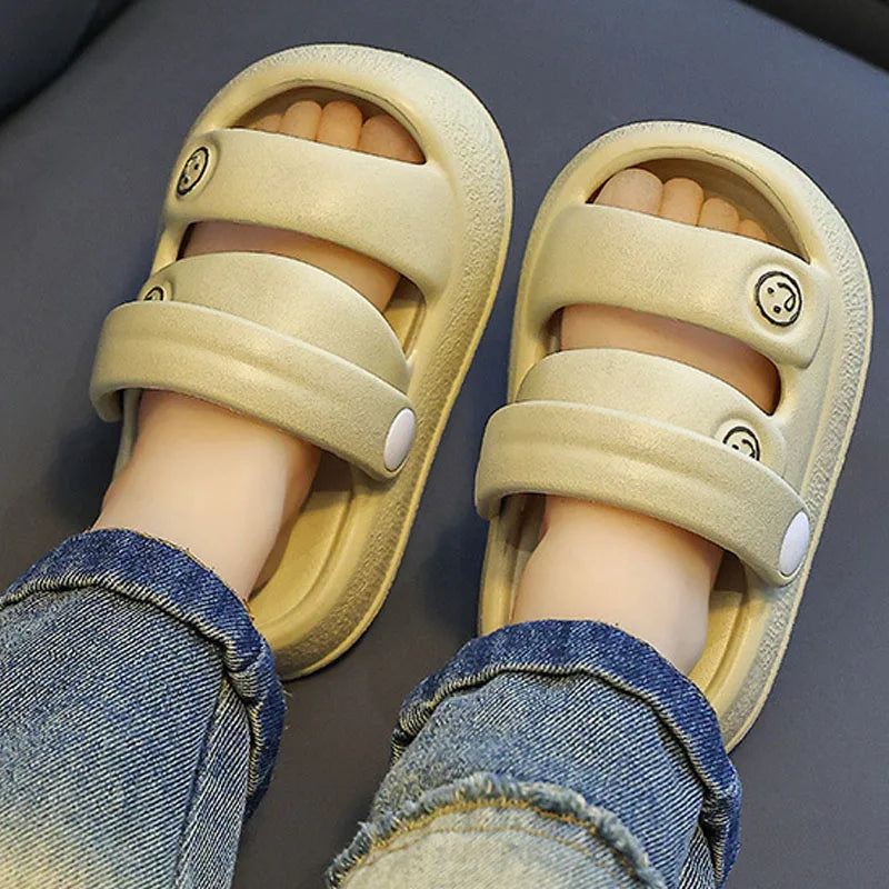 New Summer Children Sandals Lightweight EVA Indoor Soft Soled Non Slip Slippers Fashion Breathable Boys Girl Kids Beach Sandals