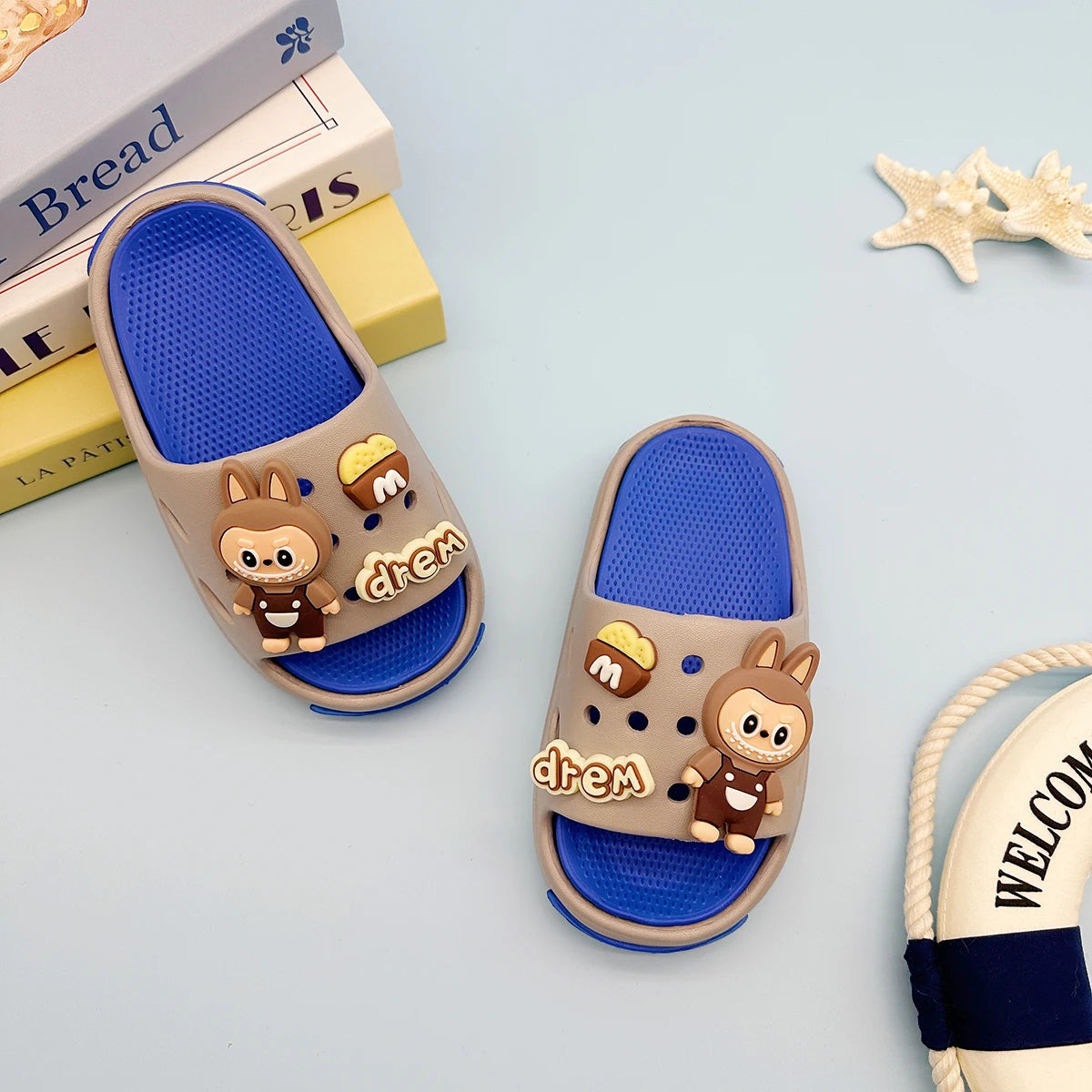 New Popular Cartoon Letters Versatile Eva Slippers for Boys and Girls, Fashionable Double Soft-Soled Non-Slip Sandals 831