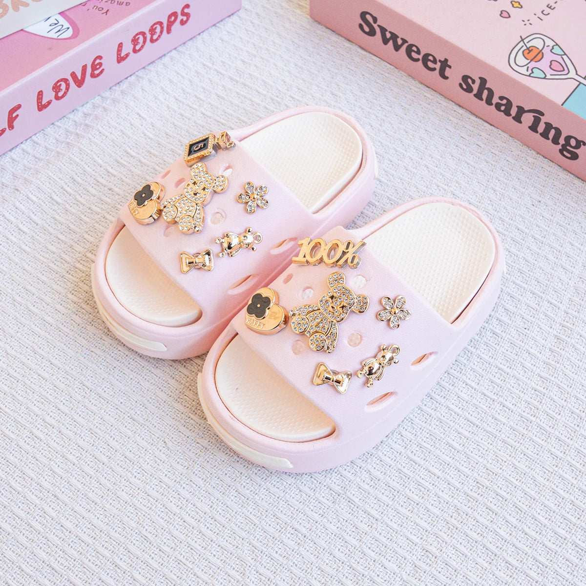 New Popular Cartoon Gold Diamond Bear Versatile Eva Slippers for Boys and Girls, Fashionable Double-Piece Soft-Soled Non-Slip Sa