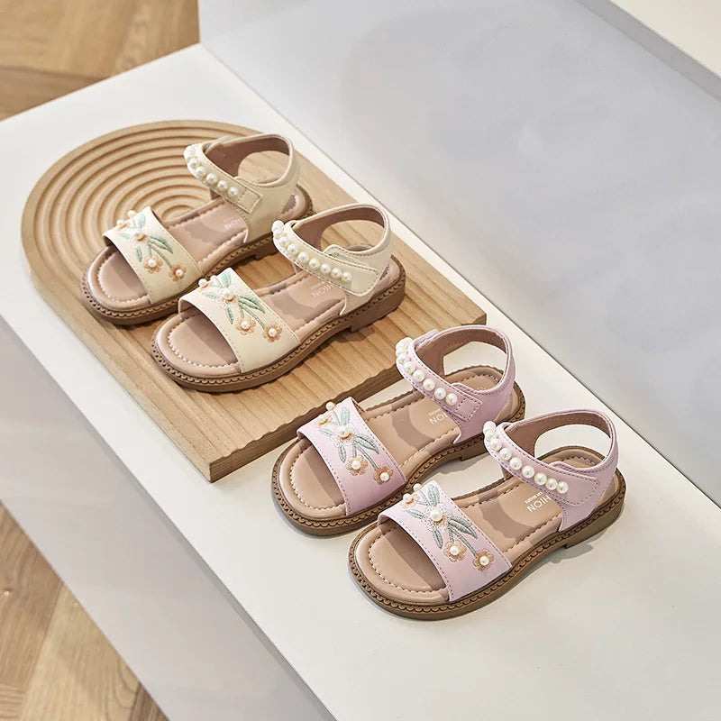 Girls Embroidered Sandals 2024 Summer Kids Princess Sandals with Pearl for Party Wedding Girls Casual Fashion Flat Shoes Elegant