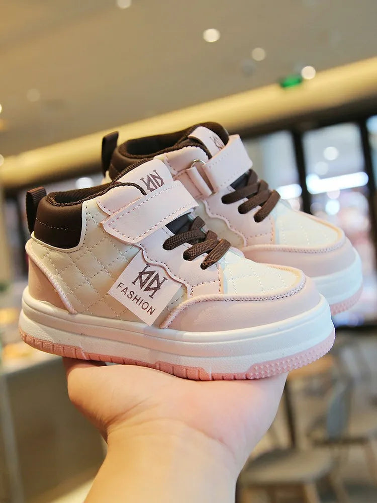 2025 new children's high top sports shoes with leather surface, spring and autumn baby shoes, spring and autumn casual shoes