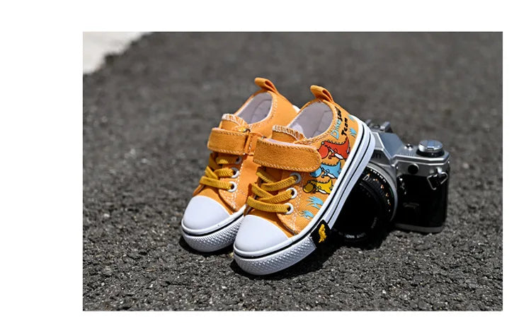 Children's Cartoon Canvas Sneakers – Breathable Low-Top Casual Shoes for Boys and Girls, Ideal for Spring and Autumn