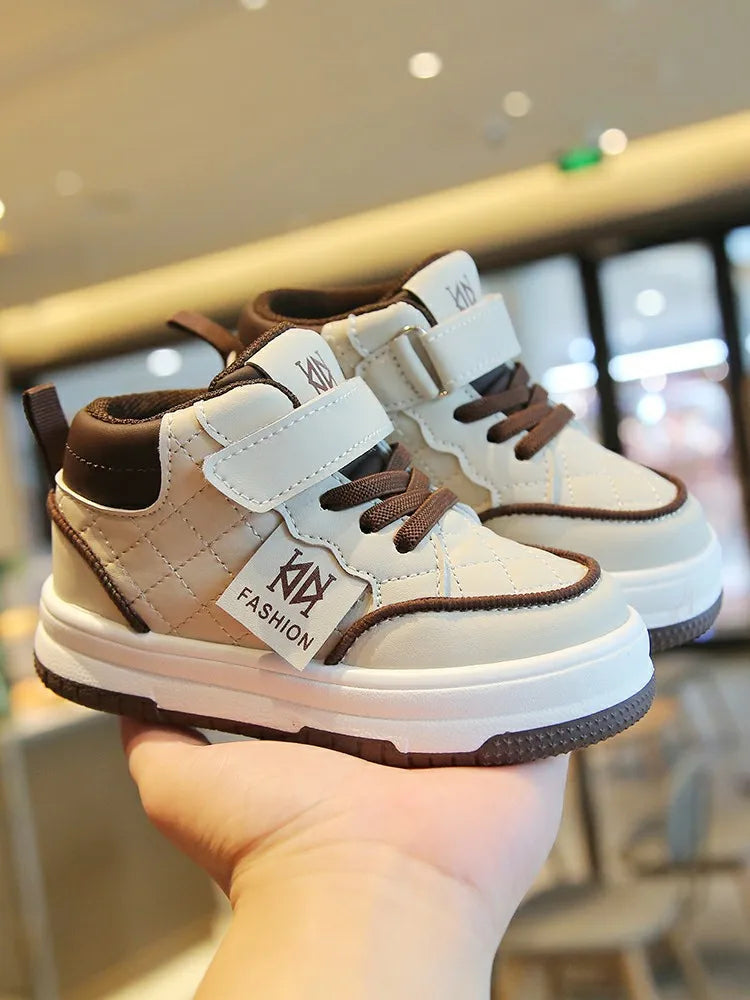 2025 new children's high top sports shoes with leather surface, spring and autumn baby shoes, spring and autumn casual shoes