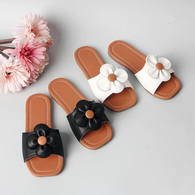 2025 Summer New Simple Kid's Slippers Flower Decoration Flat Bottom Non slip Beach Shoes Casual Children's Shoes 25-36