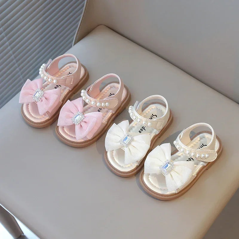 2025 Summer Brand New Girls Crystal Sandals Pearls Beading Fashion Kids Bow-knot Beach Rhinestone Princess Hot Sandals