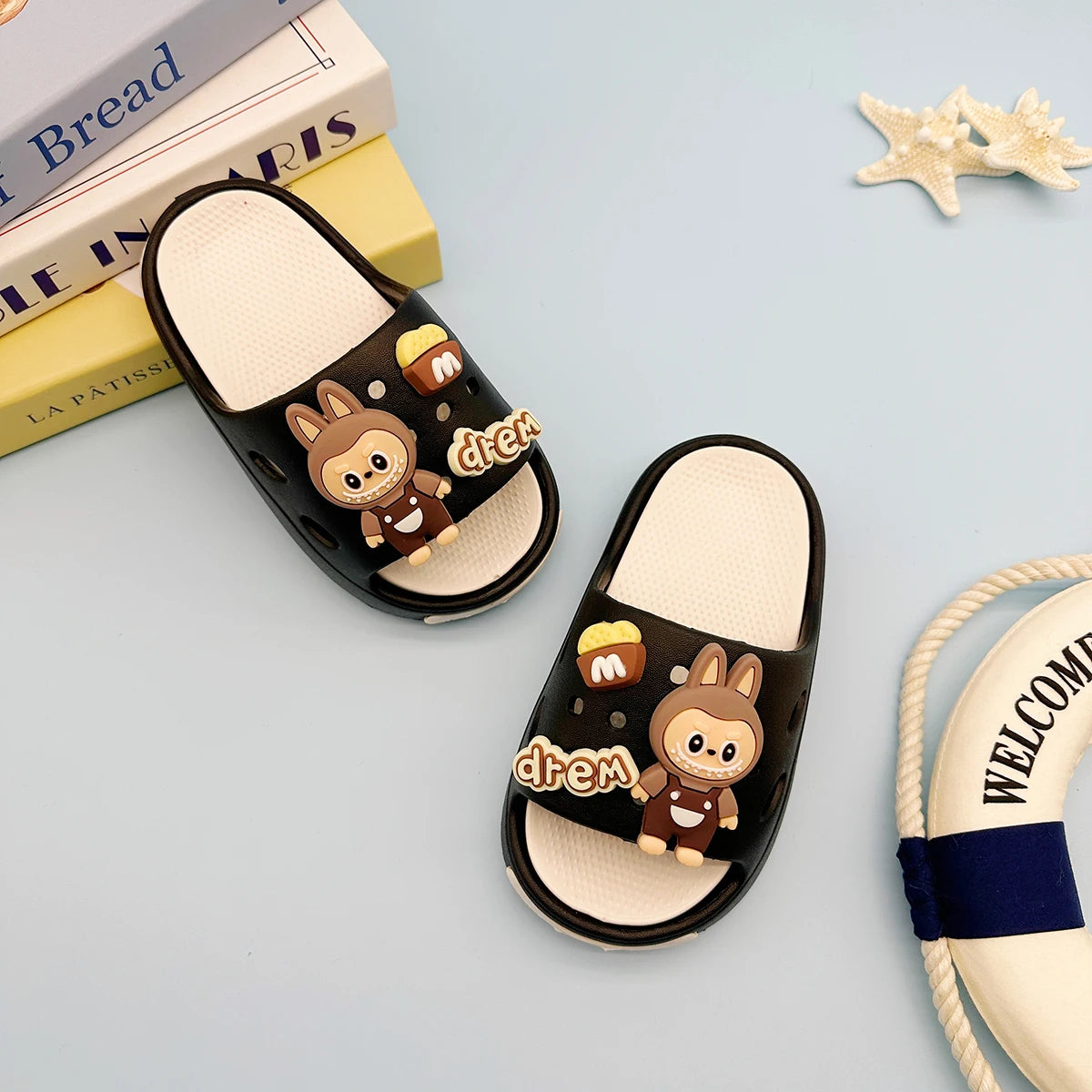 New Popular Cartoon Letters Versatile Eva Slippers for Boys and Girls, Fashionable Double Soft-Soled Non-Slip Sandals 831
