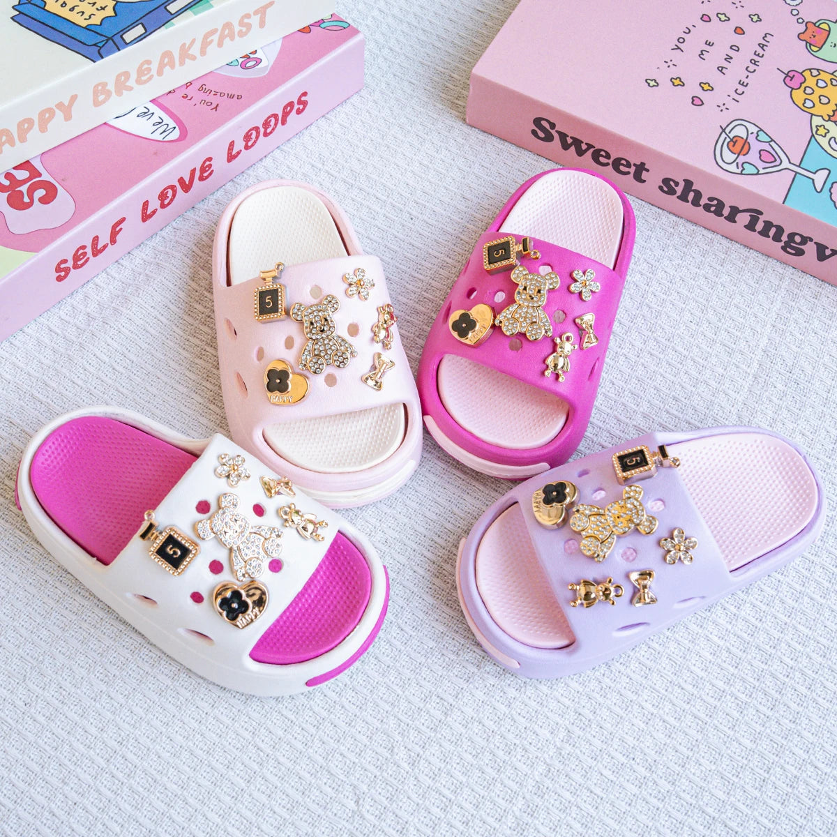 New Popular Cartoon Gold Diamond Bear Versatile Eva Slippers for Boys and Girls, Fashionable Double-Piece Soft-Soled Non-Slip Sa