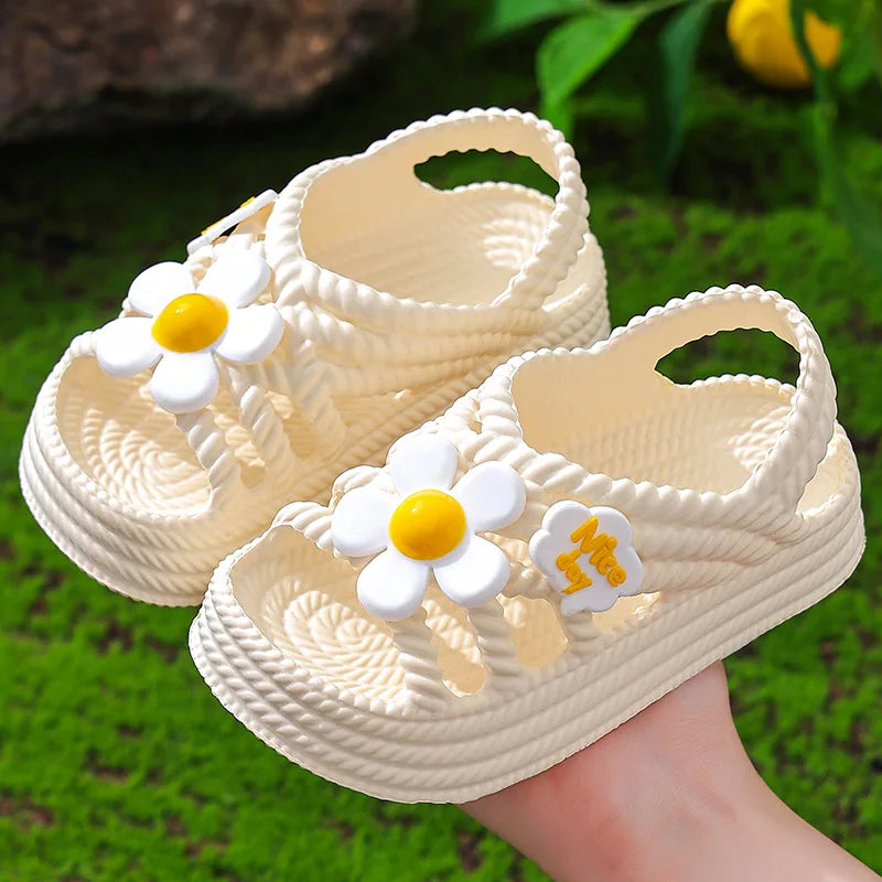 Kids' Sandals with 'Step-on-Poop' Feel – New 2025 Summer Beach Shoes for Girls Anti-Slip Soft-Sole Outdoor Sandals