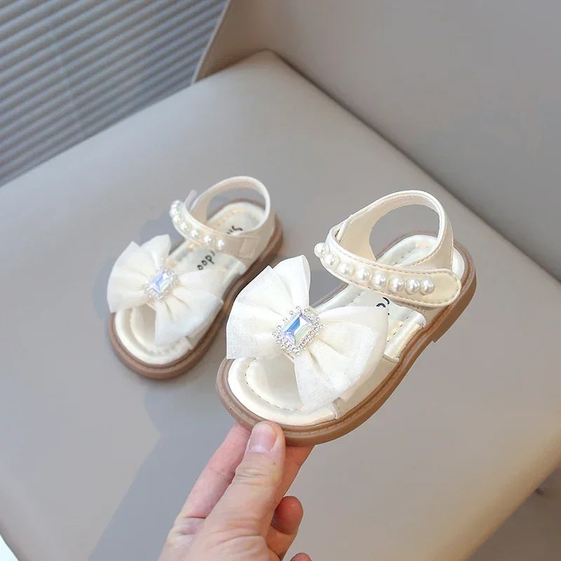 2025 Summer Brand New Girls Crystal Sandals Pearls Beading Fashion Kids Bow-knot Beach Rhinestone Princess Hot Sandals