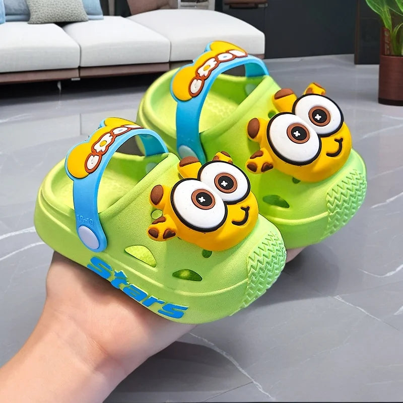 2025 Children's Slippers Summer Girls' Baby Indoor Soft Bottom Anti slip Cartoon Cute Cool Slippers Boys' Beach Hole Shoes