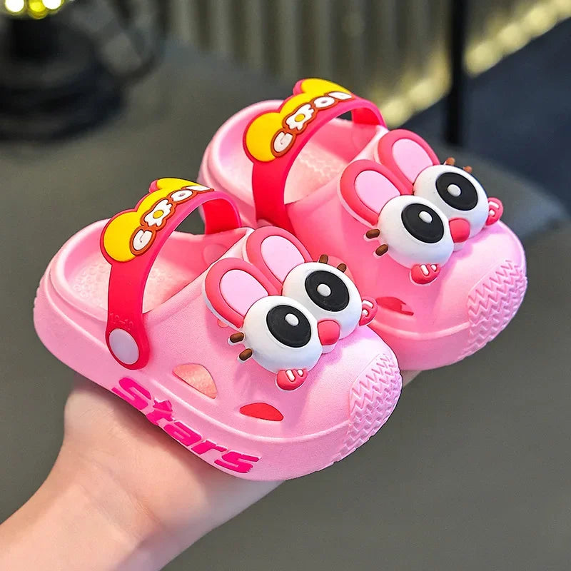 2025 Children's Slippers Summer Girls' Baby Indoor Soft Bottom Anti slip Cartoon Cute Cool Slippers Boys' Beach Hole Shoes