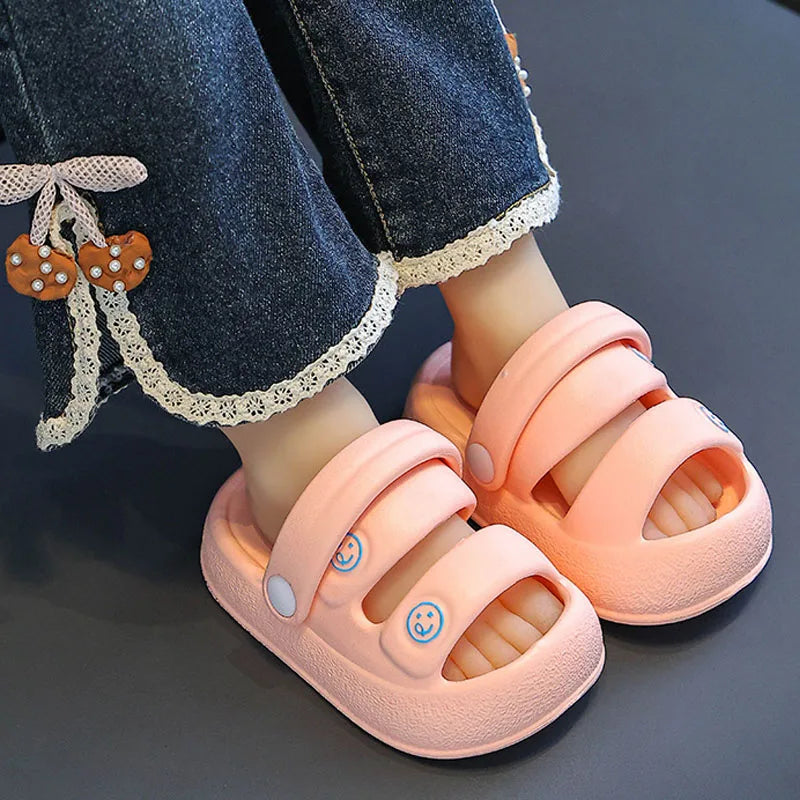 New Summer Children Sandals Lightweight EVA Indoor Soft Soled Non Slip Slippers Fashion Breathable Boys Girl Kids Beach Sandals