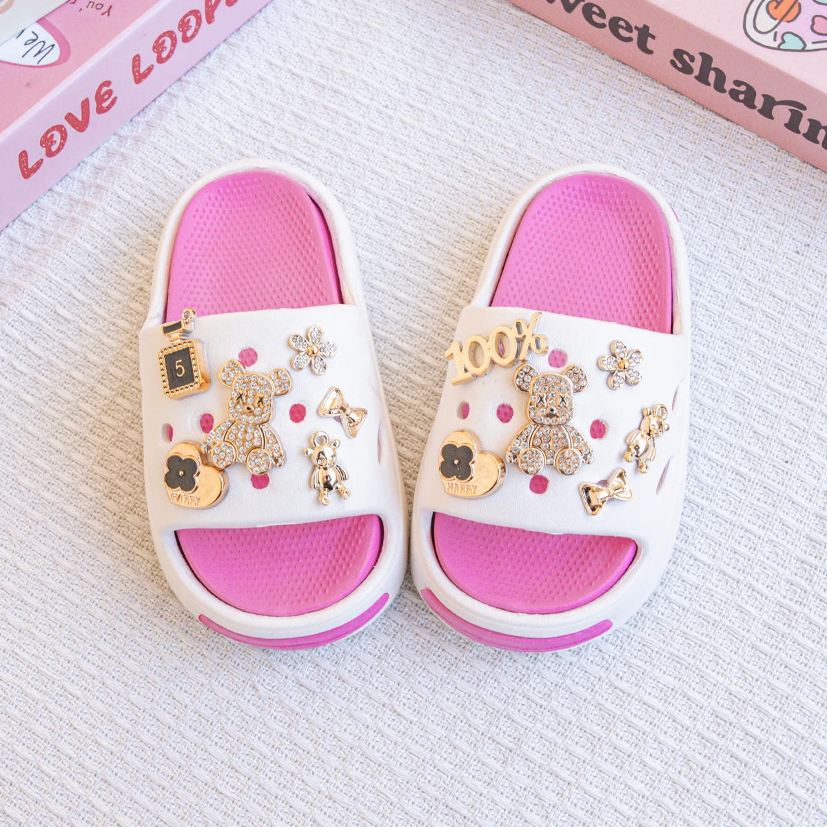 New Popular Cartoon Gold Diamond Bear Versatile Eva Slippers for Boys and Girls, Fashionable Double-Piece Soft-Soled Non-Slip Sa