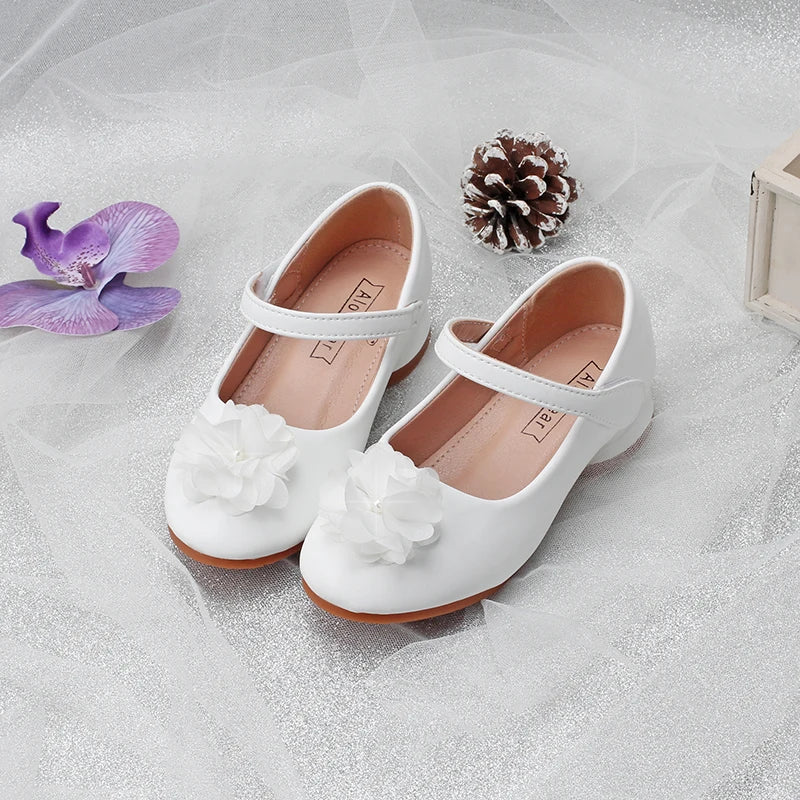 Children's shoes in spring and autumn new girls white Pearl flower Princess shoes fashion high heels wear-resistant and non-slip