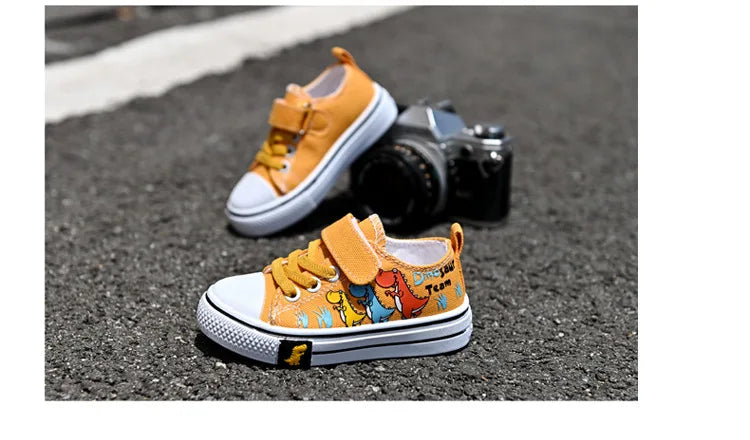 Children's Cartoon Canvas Sneakers – Breathable Low-Top Casual Shoes for Boys and Girls, Ideal for Spring and Autumn