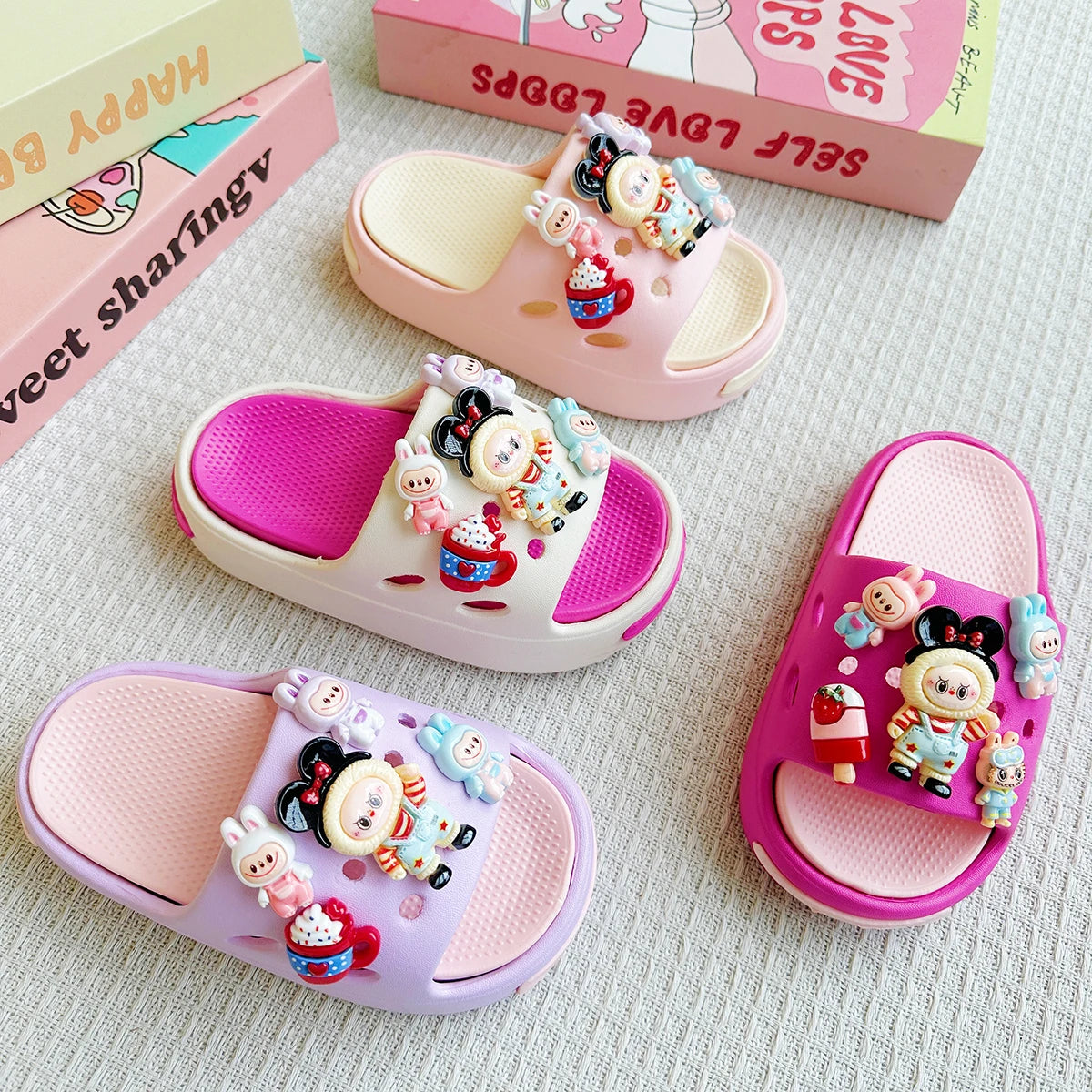 New Popular Cartoon Mickey Labubu Versatile Girls Eva Slippers Fashionable Double Soft-Soled Non-Slip Sandals 831
