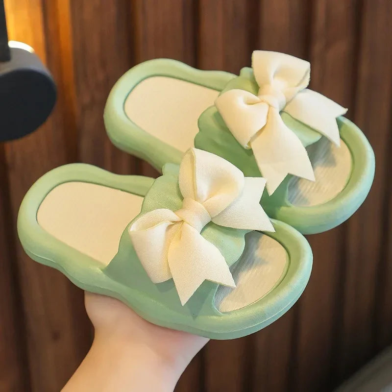 Summer New Kids Home Shoes Anti Slip Soft Sole Girls Bath Slipper Cartoon Cute Flower Bow Princess Slippers Children Beach Shoes